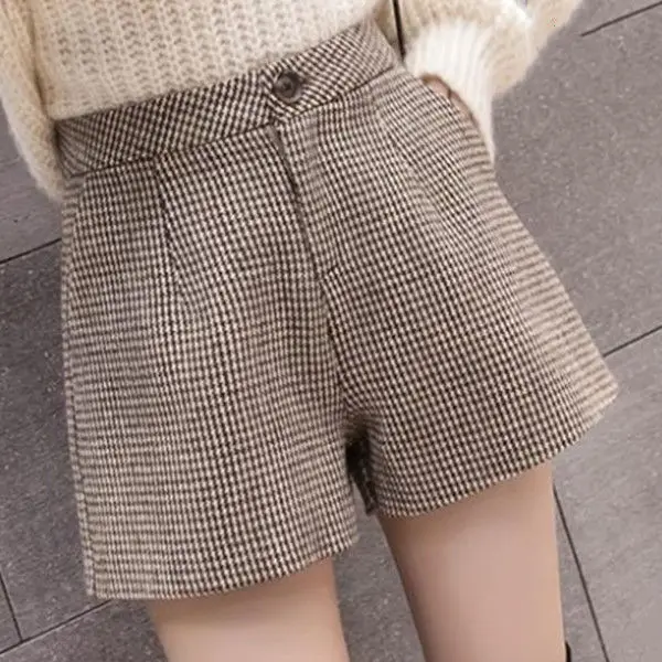 

Woman Plaid Wool Shorts Female High Waist Plaid Wide Leg Short Pants Casual Loose A-line Thick Warm Woolen Shorts Boots G135