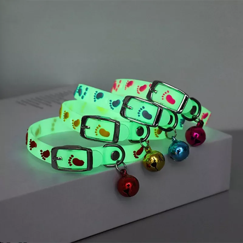 

Pet Glowing Collars with Bells Glow at Night Dogs Cats Necklace Light Luminous Neck Ring Accessories Drop Shipping