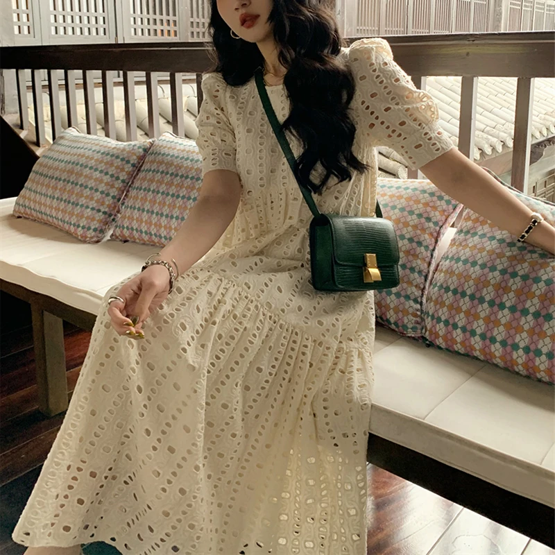 

Мини-платье женское на шнуровке с завышенной талией и бантом