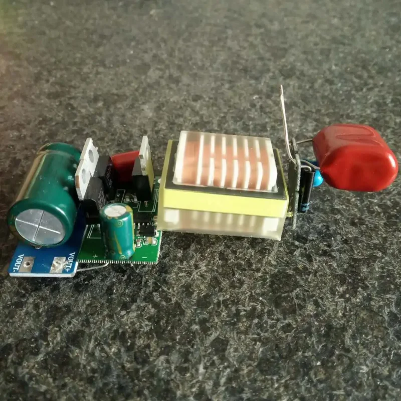 DC3.7V7.4V8.4V Boost Module Малый и средний модуль улавливания свиней Высоковольтная