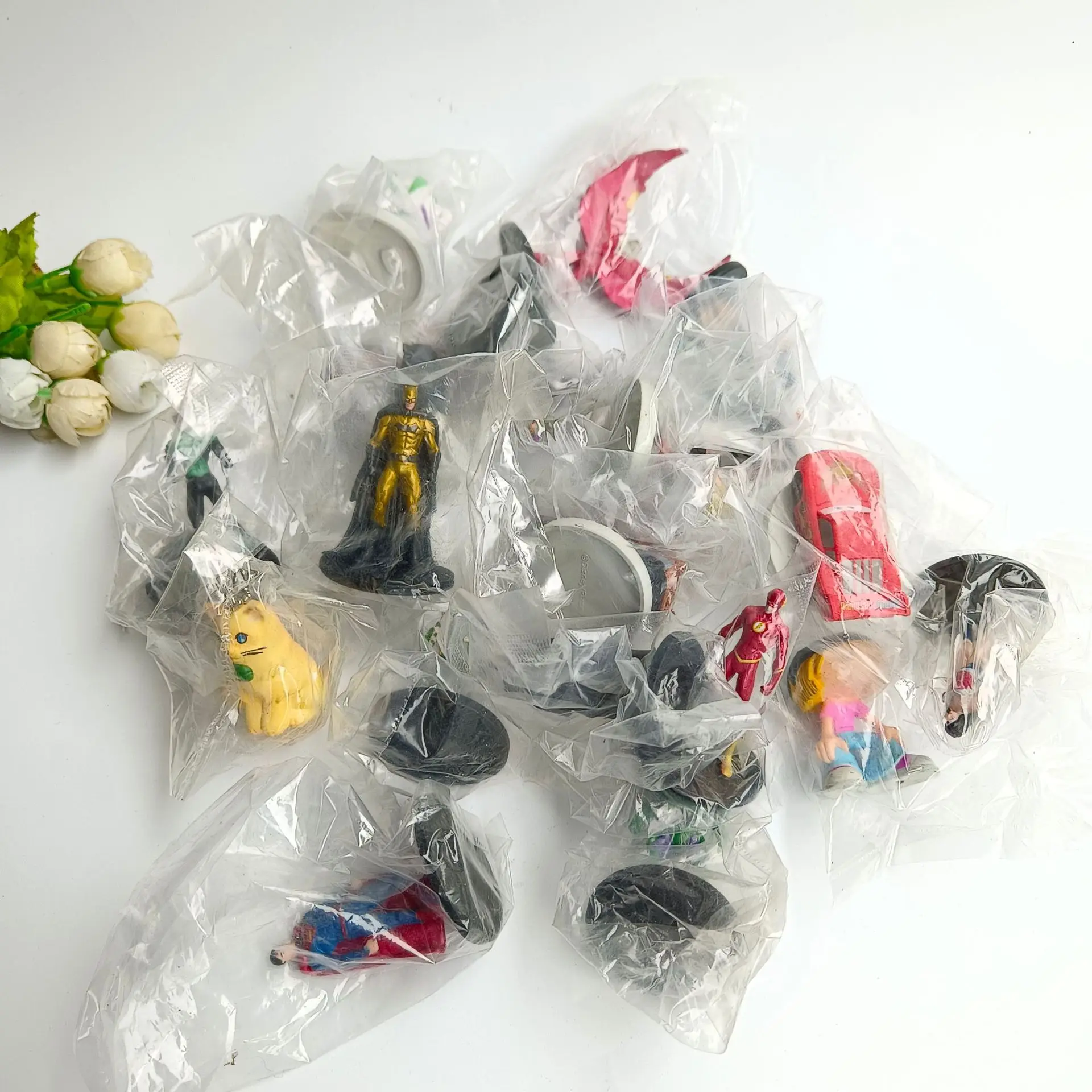 

30pcs/lot Cartoon Action Figures 5cm Hero Boys Toys Car Decoration Ornaments