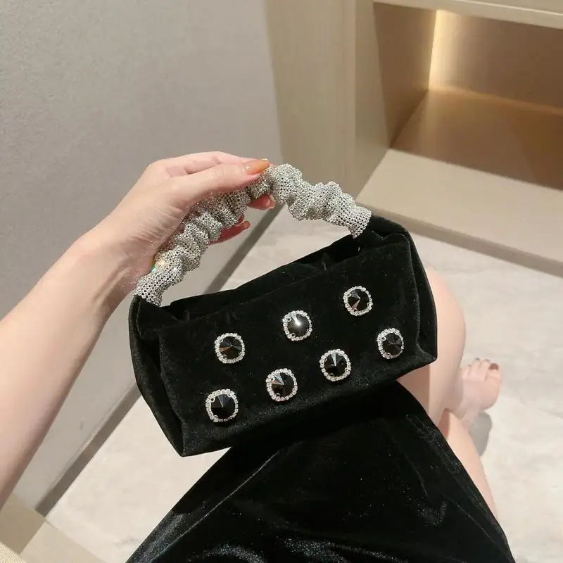 

French New Vintage Velvet Handmade Diamond Square Women's Bag Fashionable And Versatile Evening Dress Banquet Style Handheld Bag
