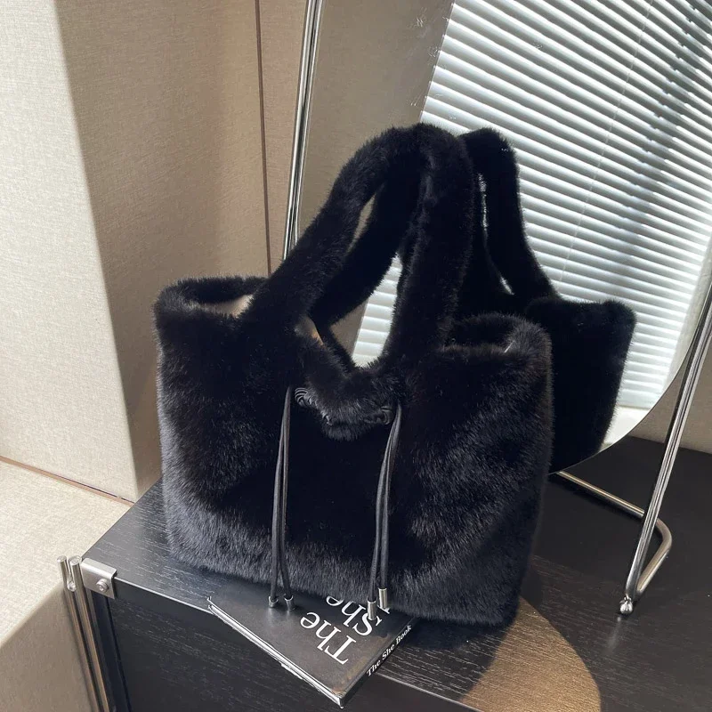 Однотонная бархатная сумка 2024 Высококачественная с застежкой и бантом простая