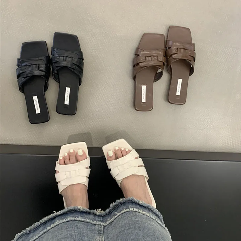 

Женские шлепанцы на плоской подошве, коричневые повседневные мягкие сандалии без застежек, с открытым носком, для пляжа и отдыха, лето 2023