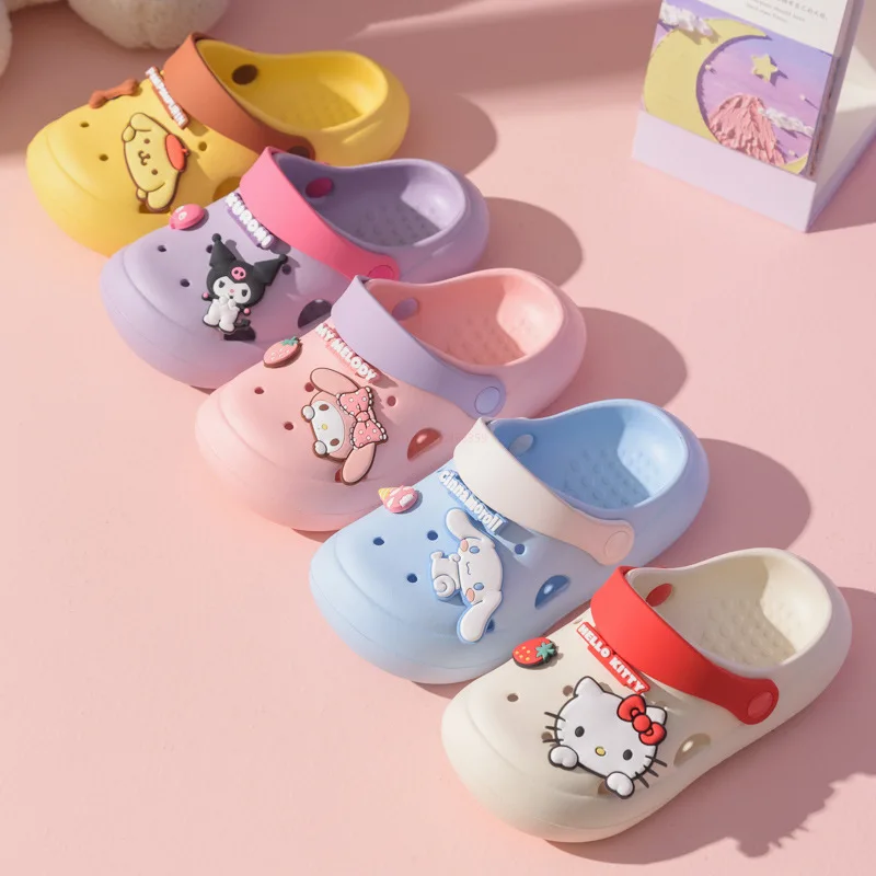 

Шлепанцы Sanrio с аниме Hello Kitty Kuromi, мультяшная Летняя детская обувь с дырками, уличные домашние тапочки для мальчиков и девочек, подарки