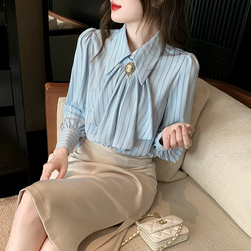 

Шифоновая женская блузка приталенная полосатая Повседневная рубашка летний топ с бантом и длинными рукавами модная новинка 2022 Женская оде...