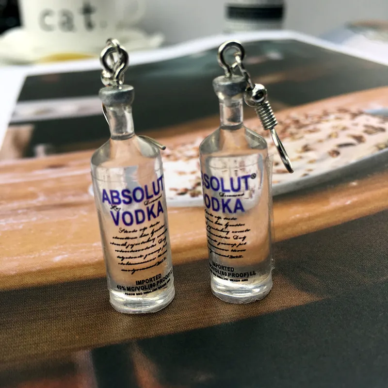 Фото 2021 креативные висячие серьги в виде водки для девочек прозрачные бутылки смешные