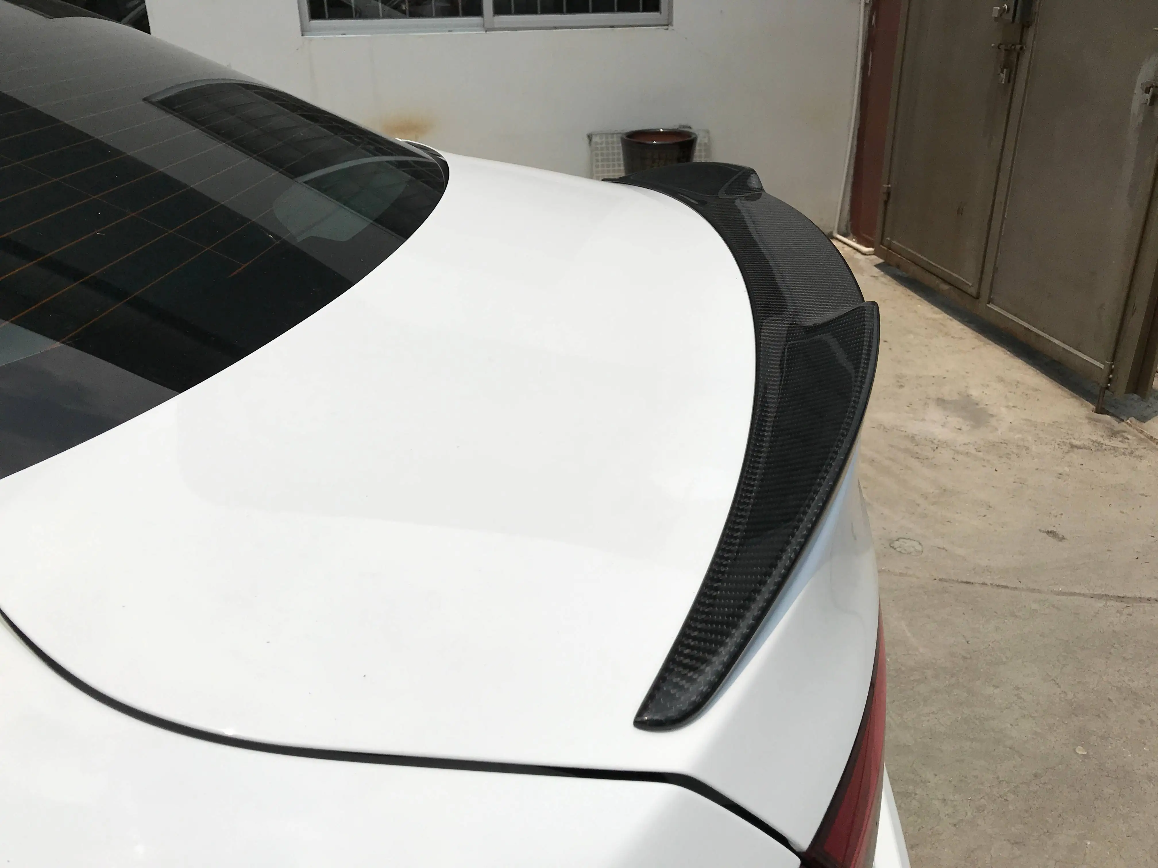 OEM автомобильные аксессуары из углеродного волокна Bodykit задний спойлер багажника