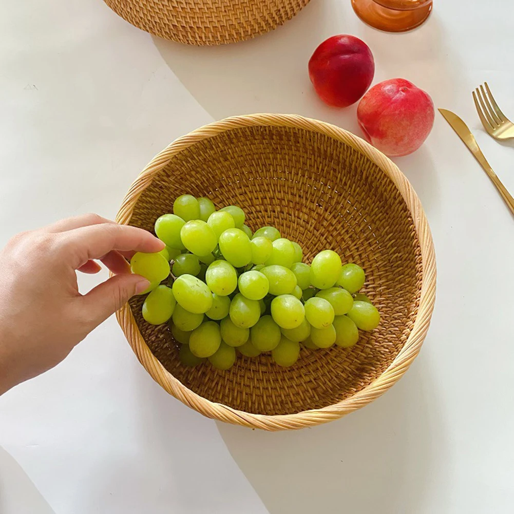 

Round Woven Fruit Basket Natural Simplicity Handmade Rattan Storage Basket Wear-resistant Eco-friendly for Breakfast Coffee