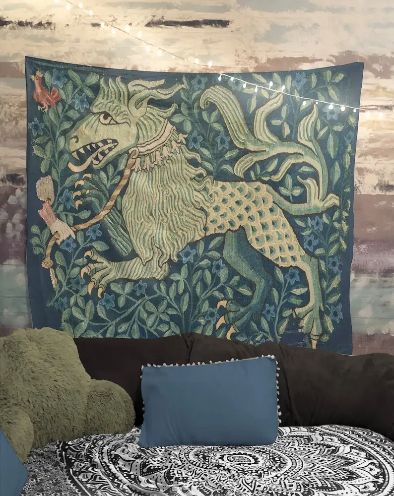 Средневековый гобелен с фантастическим зверем