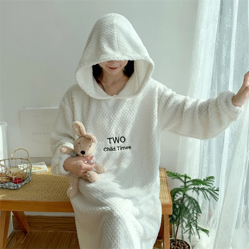 Плюс размер с длинным рукавом и капюшоном толстые теплые фланелевые ночные