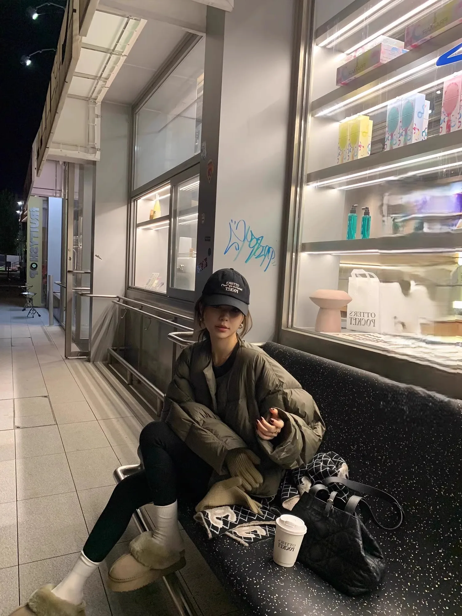 Кремовый пышный пуховик Samsung 90 на белом утином пуху пушистый легкий белый