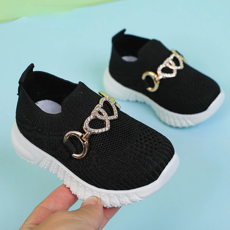 Soft Bottom Non Slip Toddler Kids Running Shoes Metal Chain Girls Sport Shoes Heart Mesh Knitted Breathable Children Sneakers
