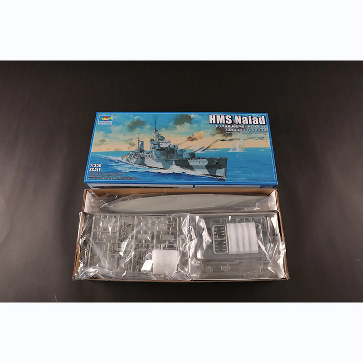 1/350 05366 Пластиковый трубач HMS Naiad Royal Navy Cruiser Статический дисплей Корабль