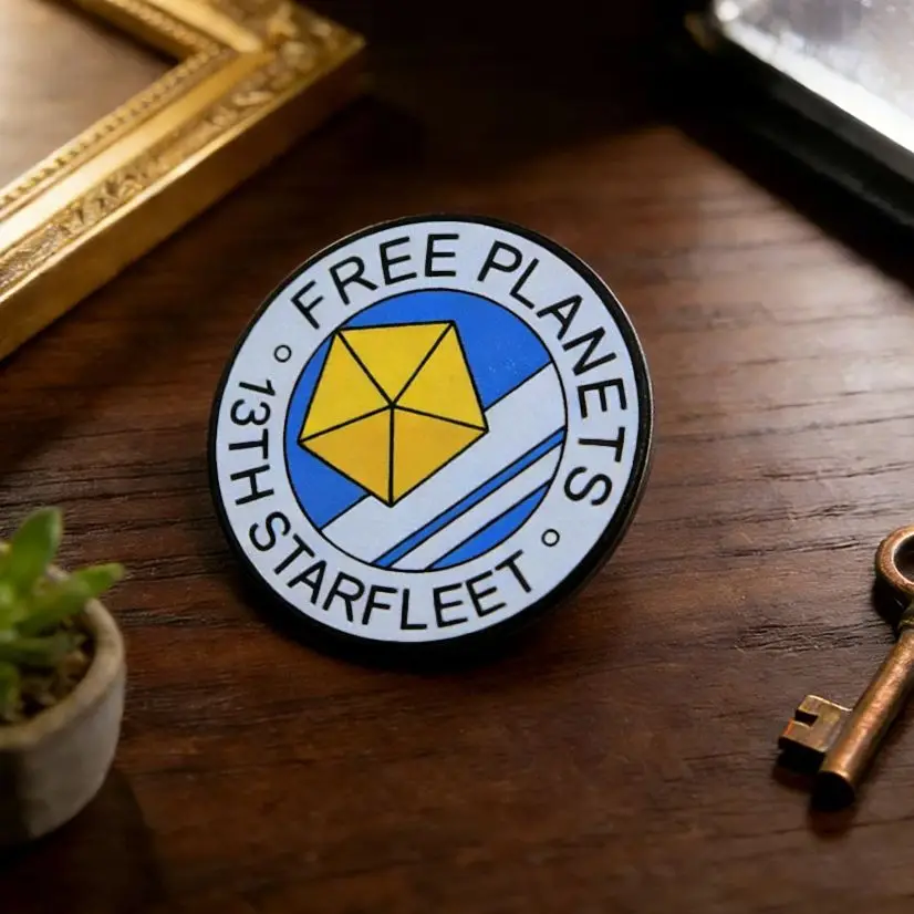 

Эмалевый значок «Легенда о галактических героях: Свободные планеты», 13-й звездный флот