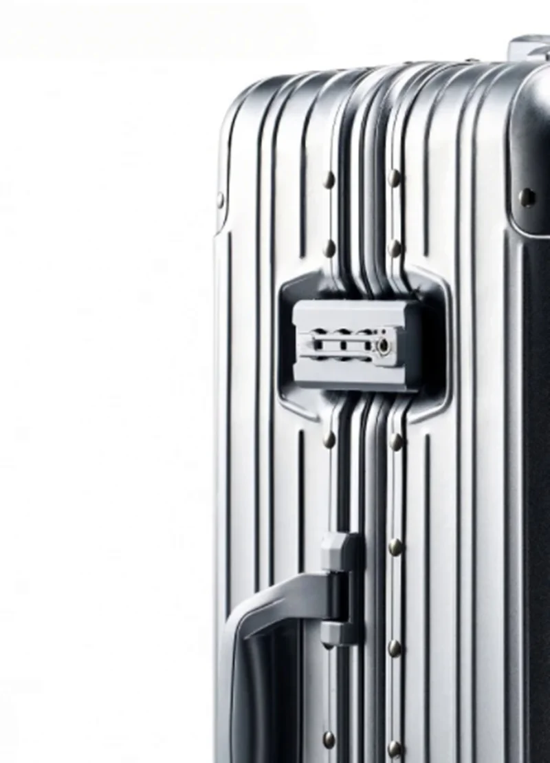 Чемодан на колесиках из алюминиевого сплава