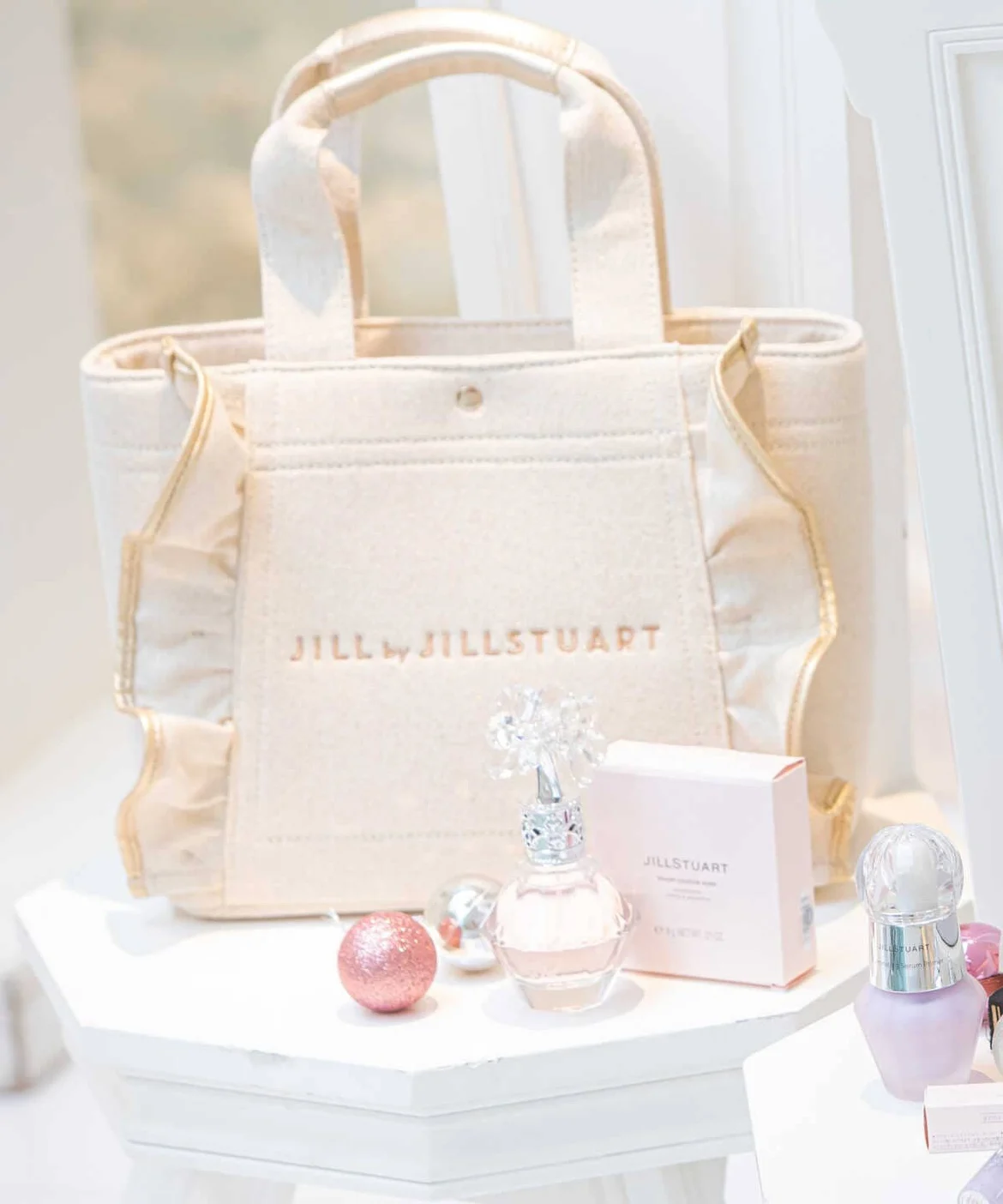 Рисунок 3 - Милый японский женский тоут с оборками