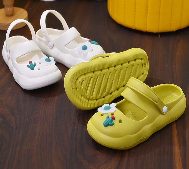 2023 Summer New Close Toe Half Slippers for Women Outerwear Flat Bottom Hole Shoes Non Slip Wear Resistant, Beach Slippers