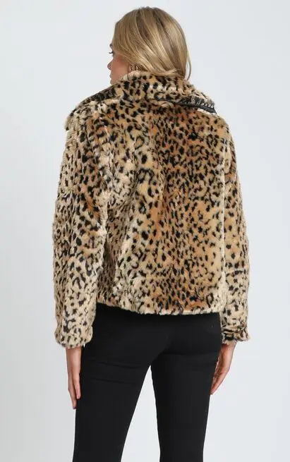 Women's Fur Jacket Autumn and Winter Leopard Print Lapel Plush Fashion Imitation Fur Coat Top Women Faux Fur Coat