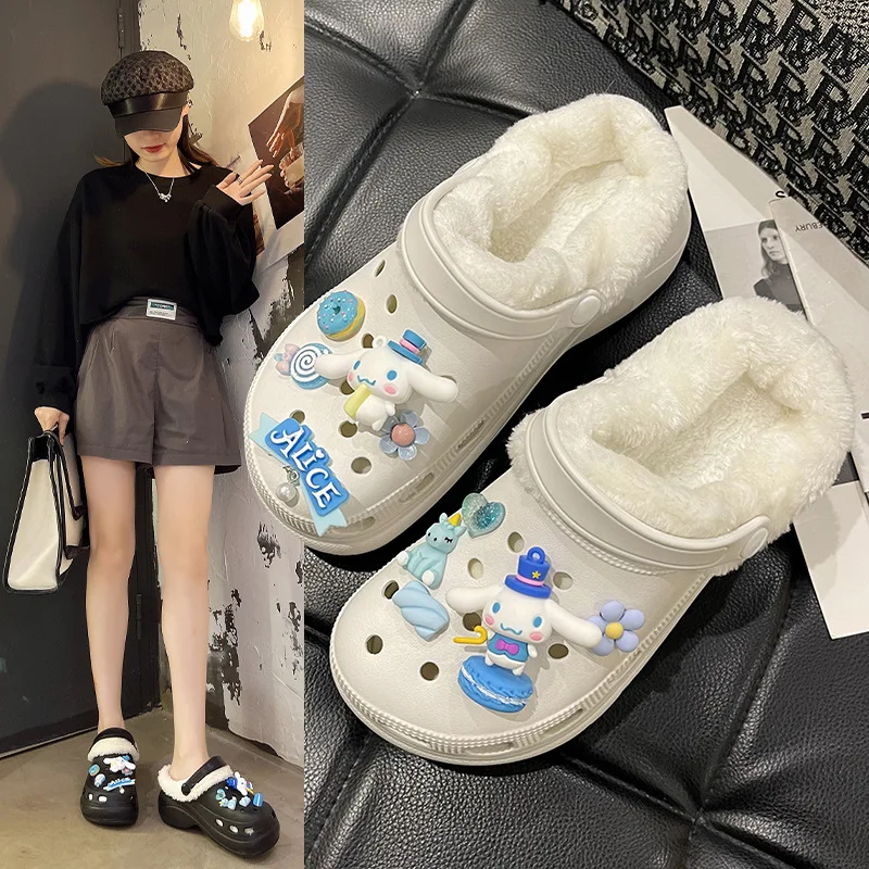 

Sanrioed плюшевые аниме Cinnamoroll мультфильм зимняя теплая обувь с дырками кавайные Мягкие плюшевые Нескользящие домашние тапочки на плоской подо...