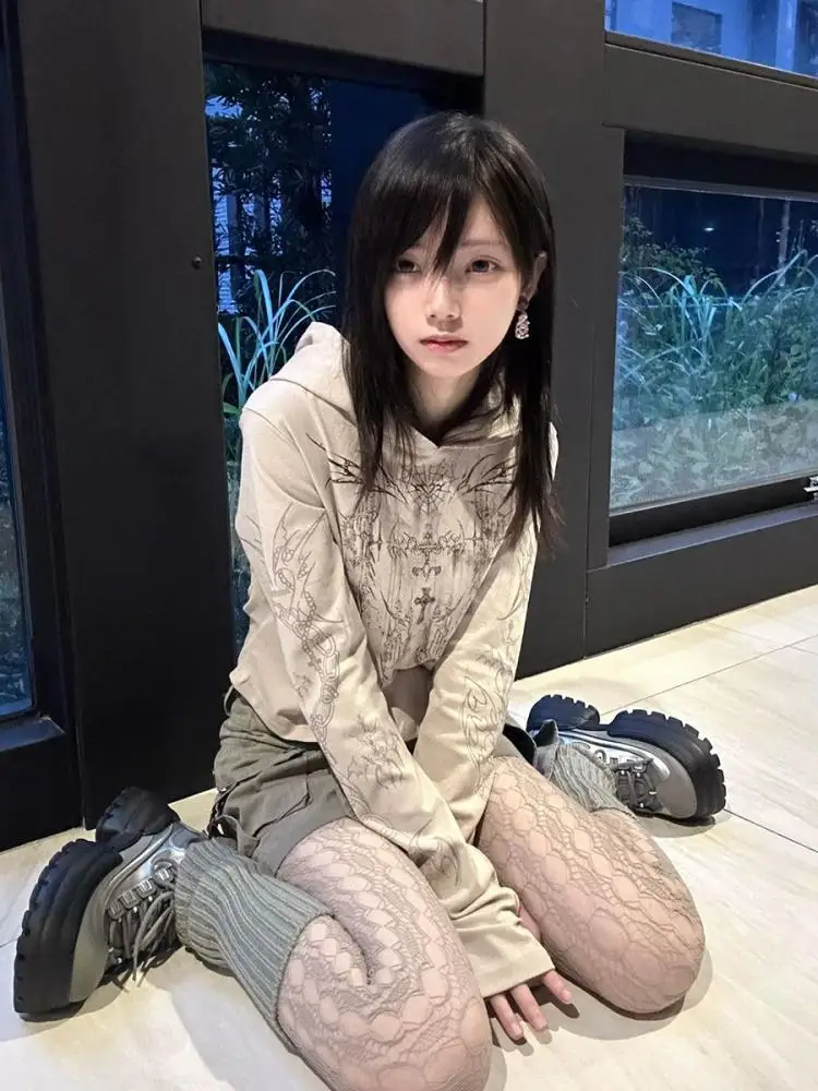 Женский укороченный топ с принтом