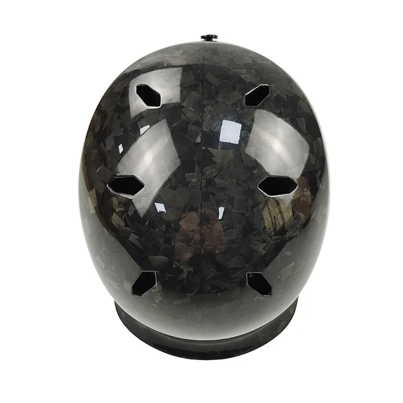 Шлем для лыж и сноуборда из углеродного волокна. Усовершенствованное защитное