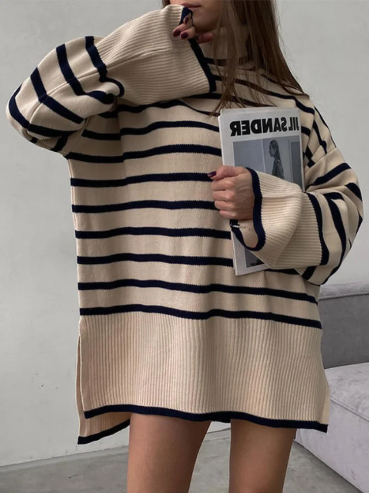 

Женский трикотажный свитер-водолазка в полоску, с длинным рукавом