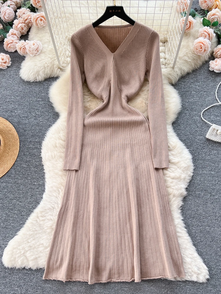 

FTLZZ Autumn Winter Vintage Women V-neck Long-sleeve Knitted Dress Casual Lady Solid Midi Pleated Dress A-line Dress