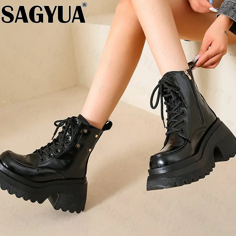 

Женские ботинки с перекрестной шнуровкой, зимние теплые ботинки в готическом стиле на платформе и среднем толстом массивном каблуке, в стил...