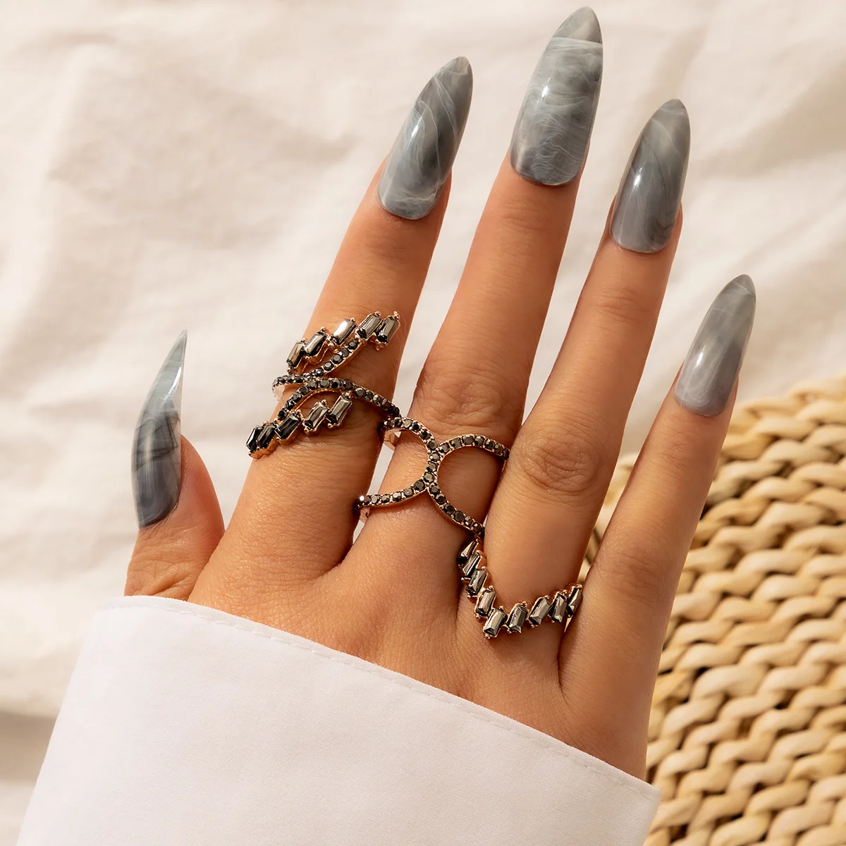 New 2022 Simple Diamond Set Ring Set Geometry V Ring Knuckle Finger Three-piece Set