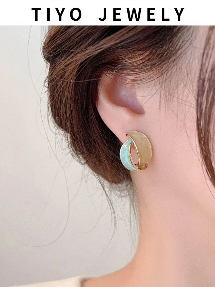 

TIYO S925 needle Delicate Jewelry Yellow Green Enamel Earrings Popular Design Autumn Winter Style Drop Earrings For Party Gifts