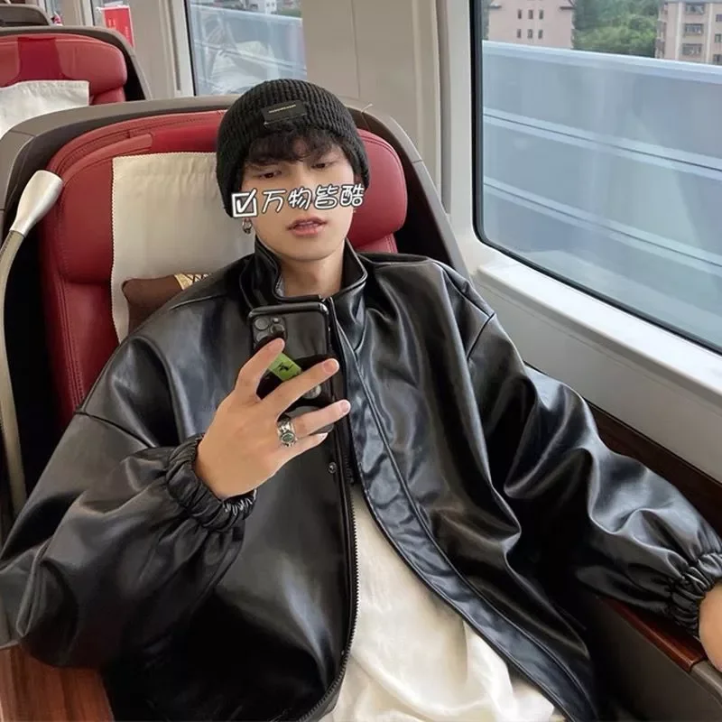 

Мотоциклетная кожаная куртка для мужчин и женщин, молодежная весенне-осенняя трендовая свободная Красивая универсальная куртка в гонконгс...