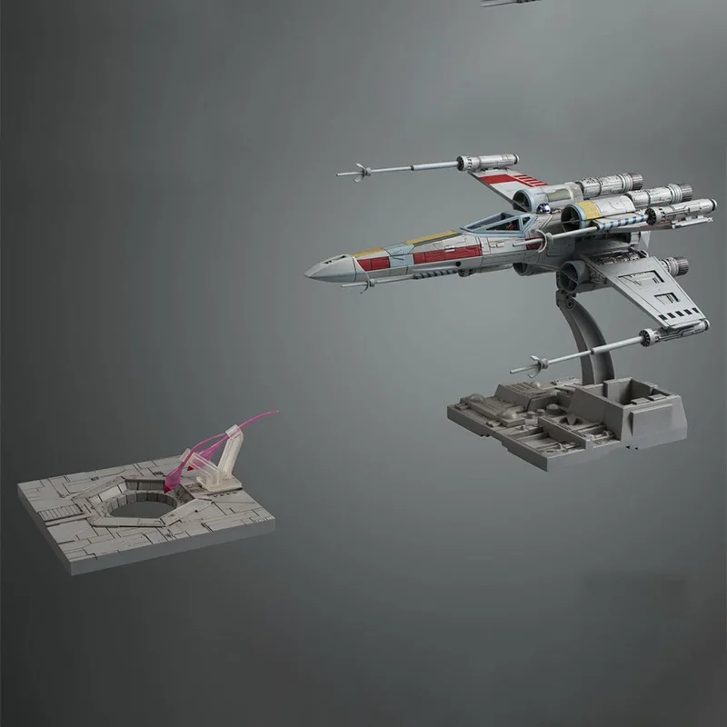 Оригинальная модель в наличии Bandai 1/72 года Звездные войны сопротивление Звездный