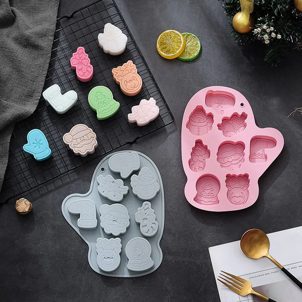 

Baking Tool Christmas Theme Elk Bell 8 Cavity Baking Pan Gloves Shape Santa Claus Tree Christmas Snowman Silicone Mold