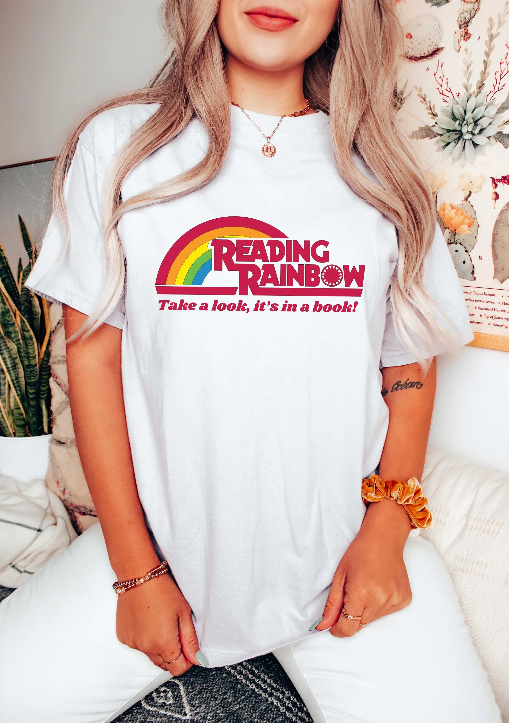Футболка с радугой для чтения библиотекарь возьмите в книге любитель книжного