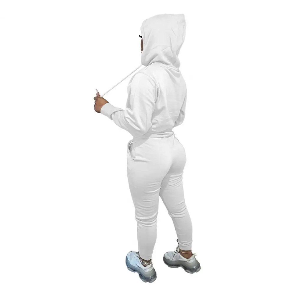 Комплект из 2 предметов: женские костюмы имеют повседневную посадку которая