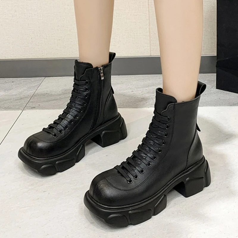 

Ботильоны женские из экокожи с круглым носком, дизайнерские ботинки на шнуровке, мотоциклетная обувь на платформе, черные, Осень-зима