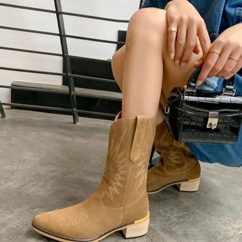

Europe America 2023 Retro Embroidery Western Cowboy Boots Women's Pointed Long Knight Boots Ladies Chunky Heel Suede High Boots