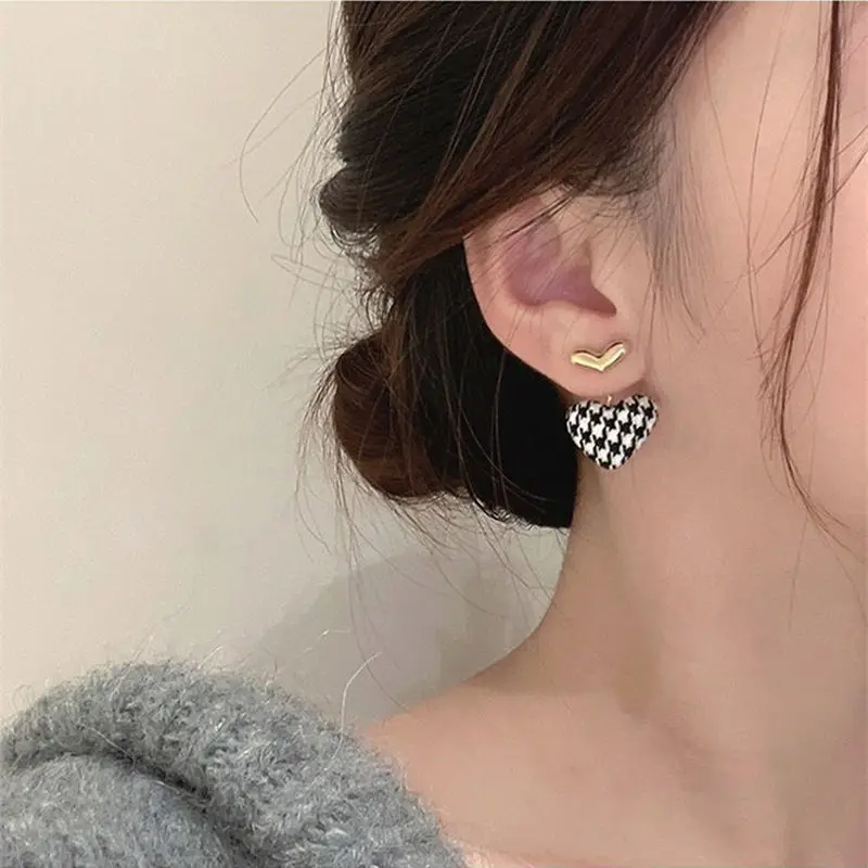 

Новые серьги для женщин винтажные клетчатые висячие серьги Модные ювелирные изделия женские изящные серьги-гвоздики элегантные серьги опт...