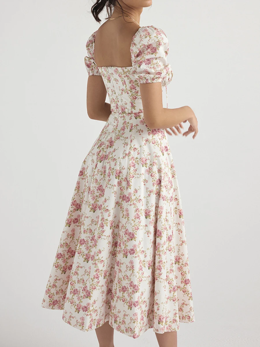 Женское длинное платье с квадратным вырезом и цветочным принтом