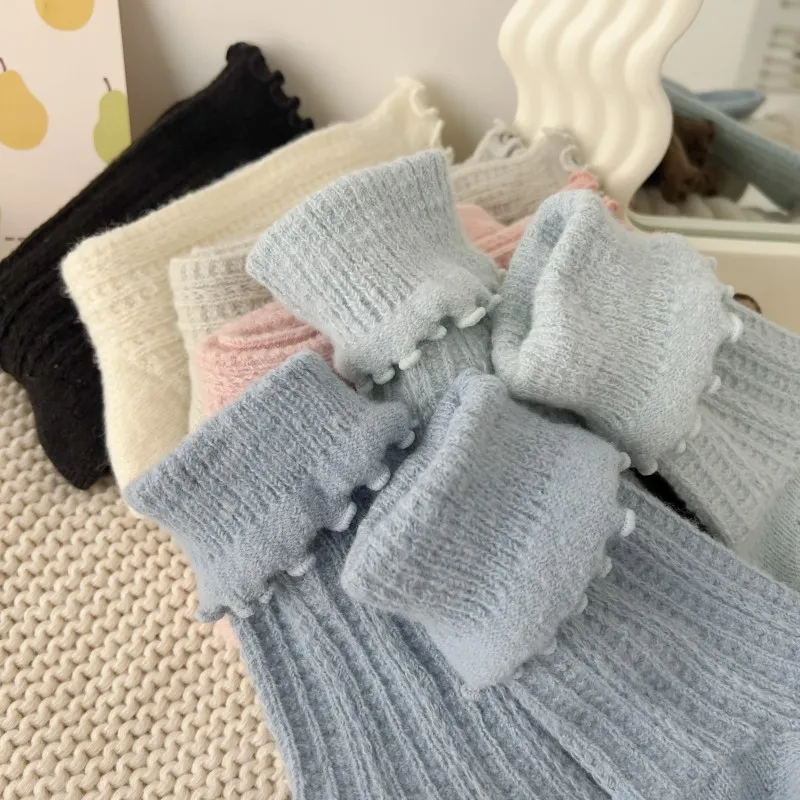 High Quality Winter Warm Wool White Black Lolita Socks Set 5 Pairs Solid Fluffy Thermal Socks Women Simple Curly Thick Socks