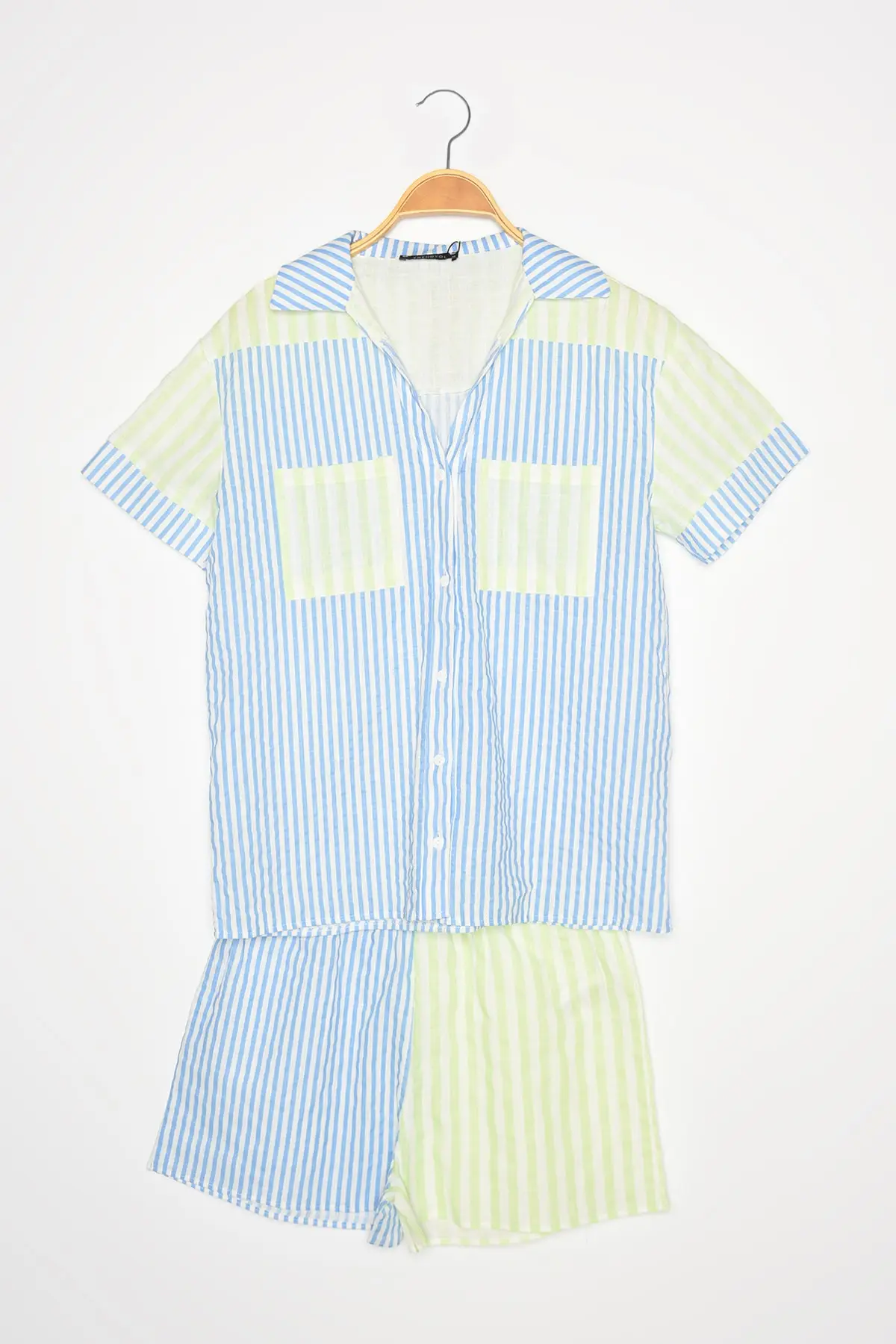 

Trendyol Striped Pajamas set THMSS21PT0862