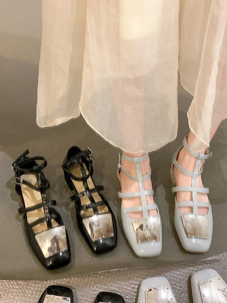 

Сандалии женские на низком каблуке, кожаные туфли, простой металлический каблук, французский стиль, лето 2022