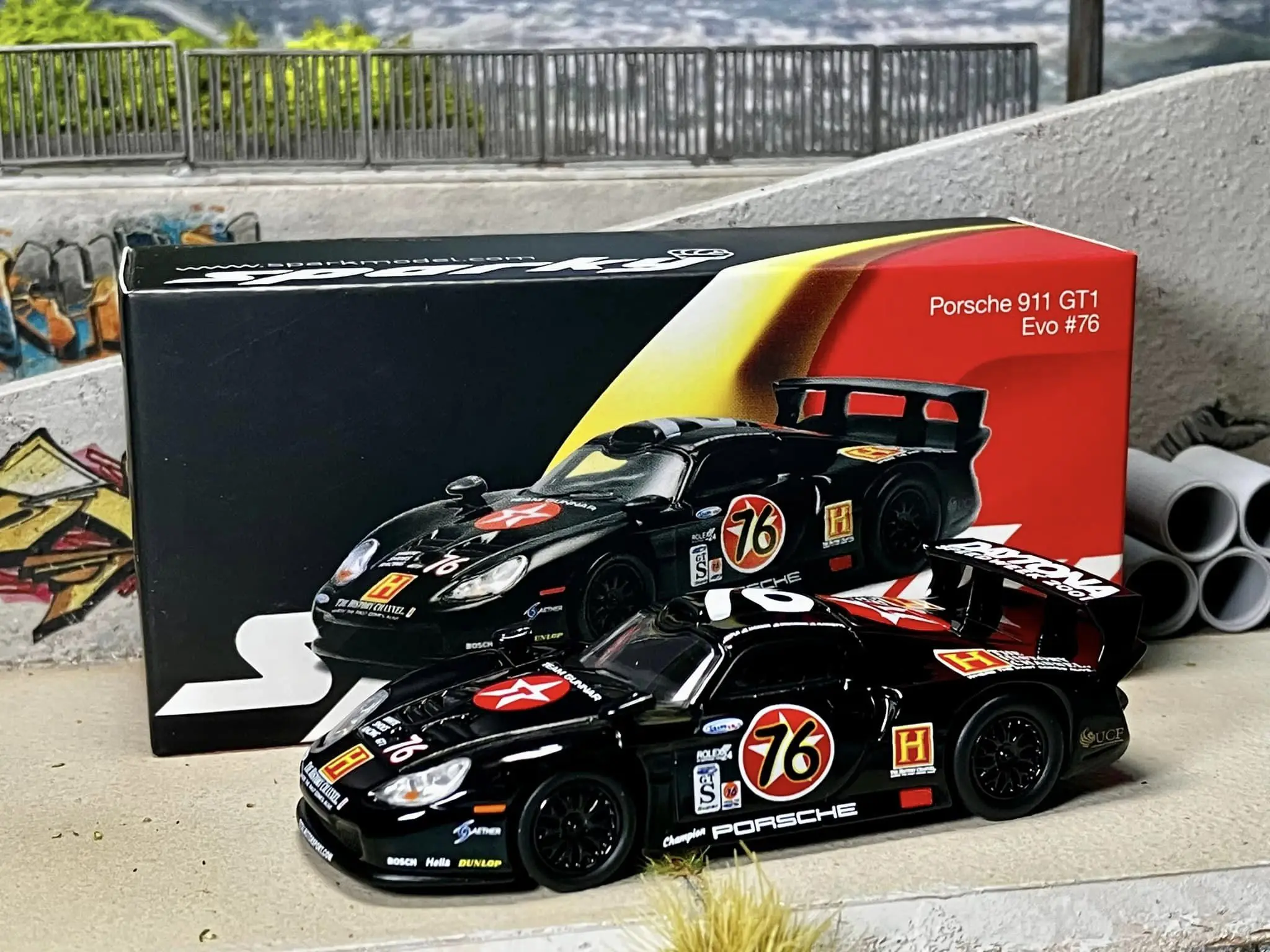 Модель автомобиля из литого под давлением сплава Sparky 1:64 rwb 911 GT1 EVO