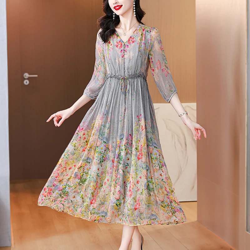 Женское шелковое платье NoEnName_Null серого цвета