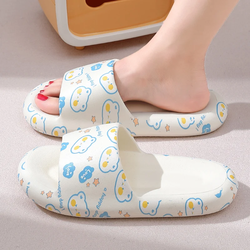 

Women Cartoon Bear Print Slippers Summer Flat Thick Platform EVA Non-slip Sole Beach Outside Bathroom Couples Home Slipper
