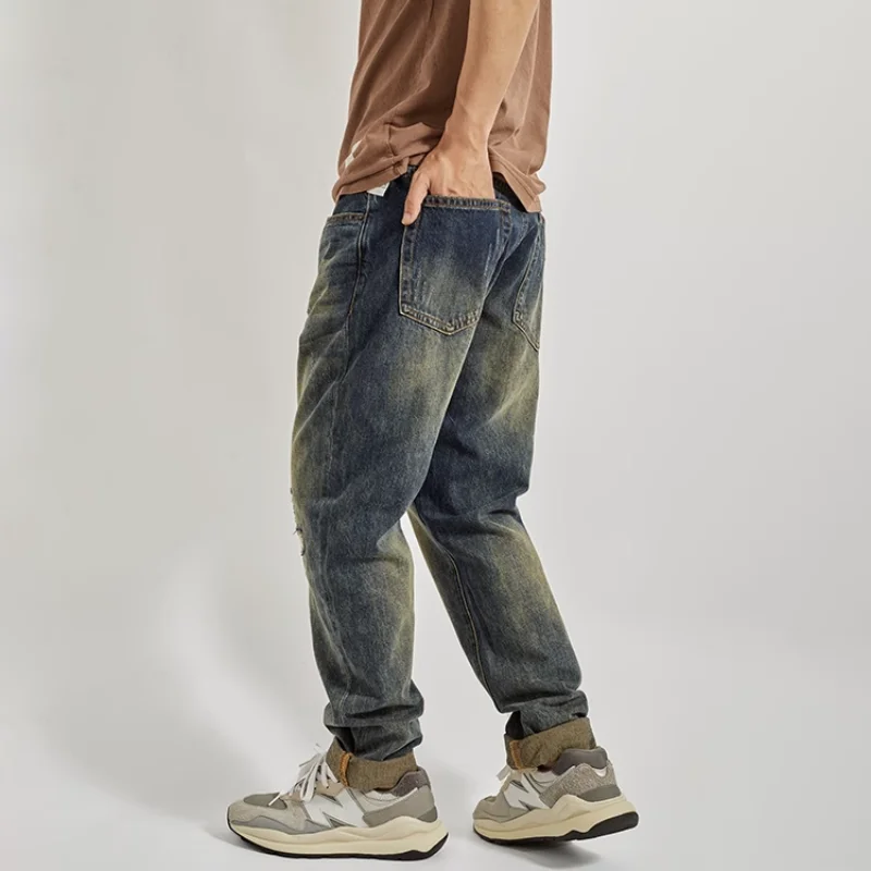 Loose Straight Leg Jeans for Men with Patched Holes and Distressed Wash