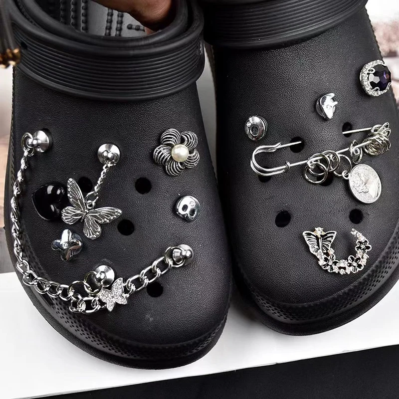 Punk Metal Chain Croc Charms Designer DIY Butterfly Shoes Decaration for Croc Hip-hop Style Clogs Kids Women Girls Gifts