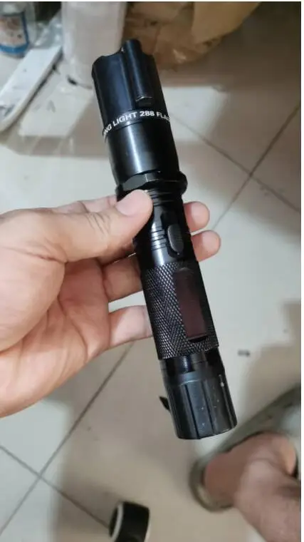 

Светодиодный перезаряжаемый фонарик