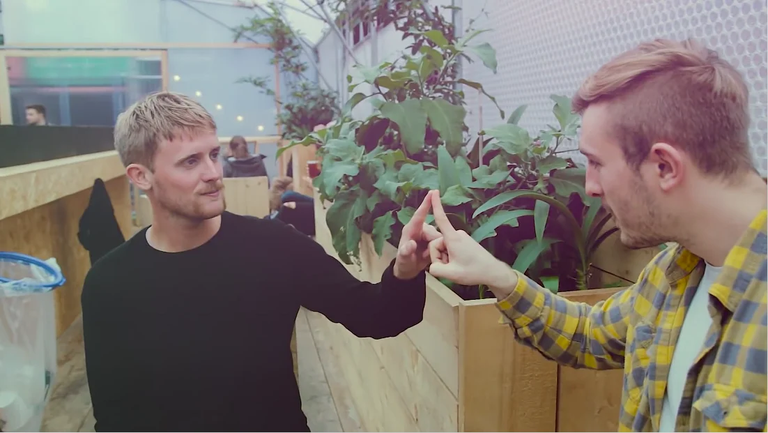 Ollie Mealing - zoom Magic tricks의 2022 연결